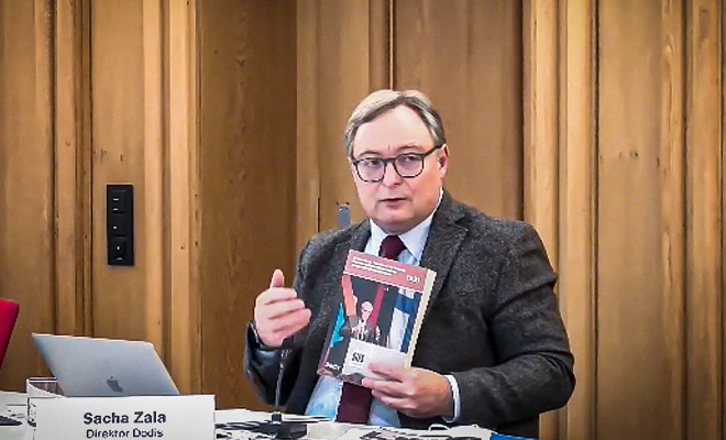 Dodis-Direktor Sacha Zala präsentiert den neuen Band der Diplomatischen Dokumente der Schweiz zum Jahr 1991.