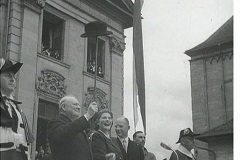 Winston Churchill nach seiner berühmten Rede vom 19. September 1946 an der Universität Zürich, zusammen mit Tochter Mary (dodis.ch/33386). Winston Churchill nach seiner berühmten Rede vom 19. September 1946 an der Universität Zürich, zusammen mit Tochter Mary (dodis.ch/33386).