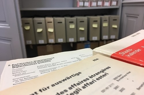 Aus EPD wird 1979 EDA; auch im Staatskalender. Aus EPD wird 1979 EDA; auch im Staatskalender.