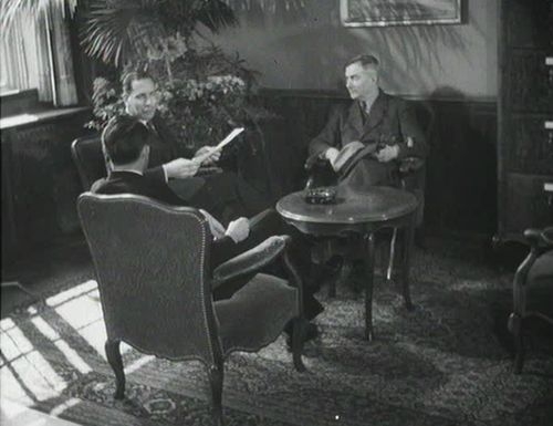 Von links nach rechts: Bundesrat Max Petitpierre im Gespräch mit Minister Eduard Zellweger (Belgrad) und Hermann Flückiger, dem designierten ersten Gesandten in Moskau. Schweizerische Filmwochenschau vom 5.4.1946. Von links nach rechts: Bundesrat Max Petitpierre im Gespräch mit Minister Eduard Zellweger (Belgrad) und Hermann Flückiger, dem designiertem ersten Gesandten in Moskau. Schweizerische Filmwochenschau vom 5.4.1946.